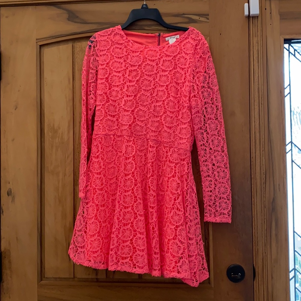 Hot neon pink with zip back